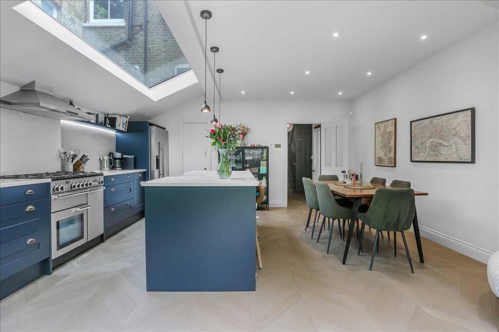 Tabley Road, London - View 5
