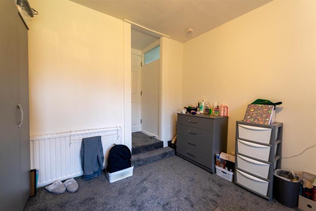 5 bedroom house for rent