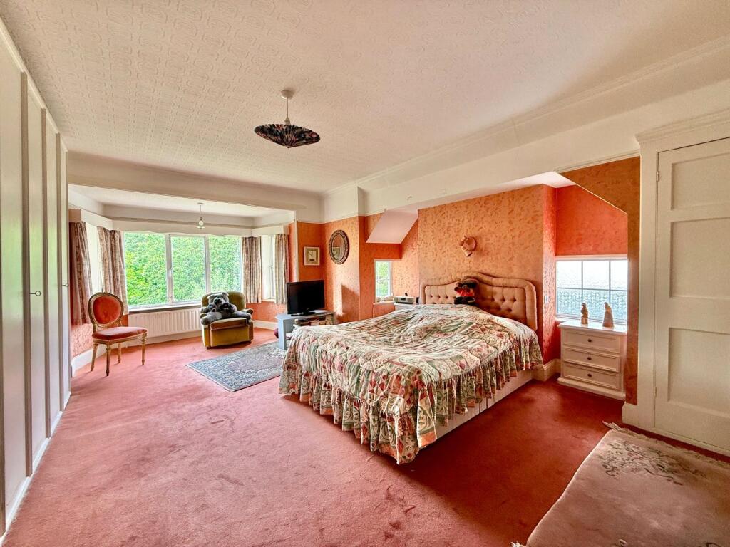 House in Eastbourne, Little Chelsea, Upperton - More
