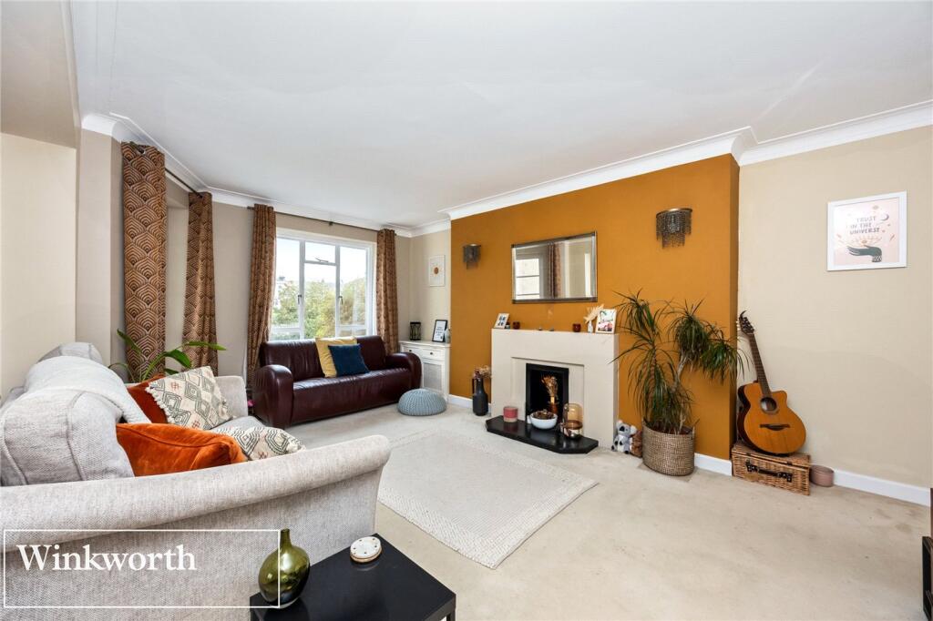 Apartment in Hove, Brunswick - View 3