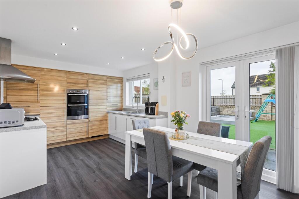 House in Bathgate, West Lothian - View 3