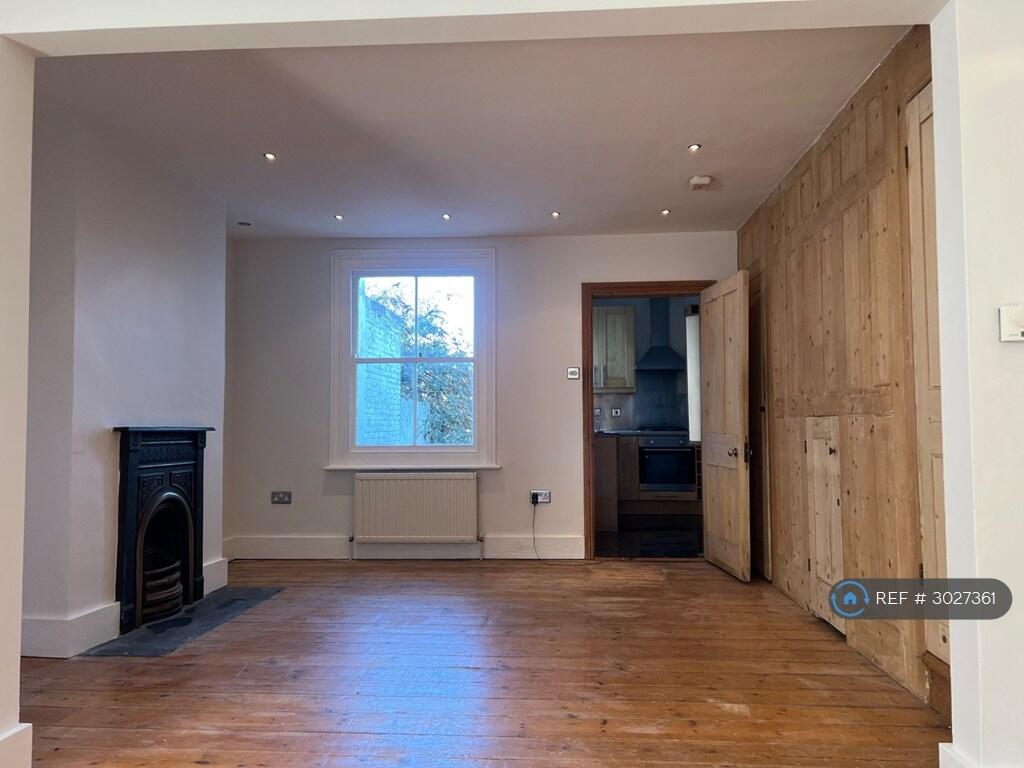 House in Brighton - View 5