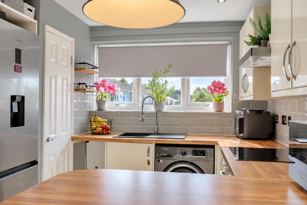 Apartment in Basildon, Essex - View 5