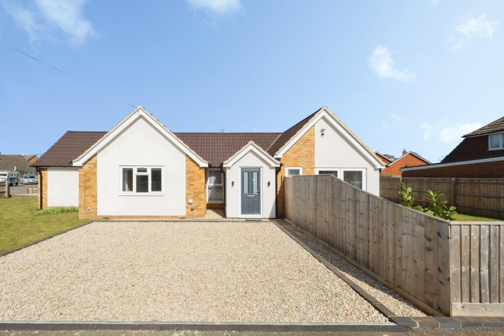 Main image of property: St. Annes Road, Banbury, Oxfordshire, OX16