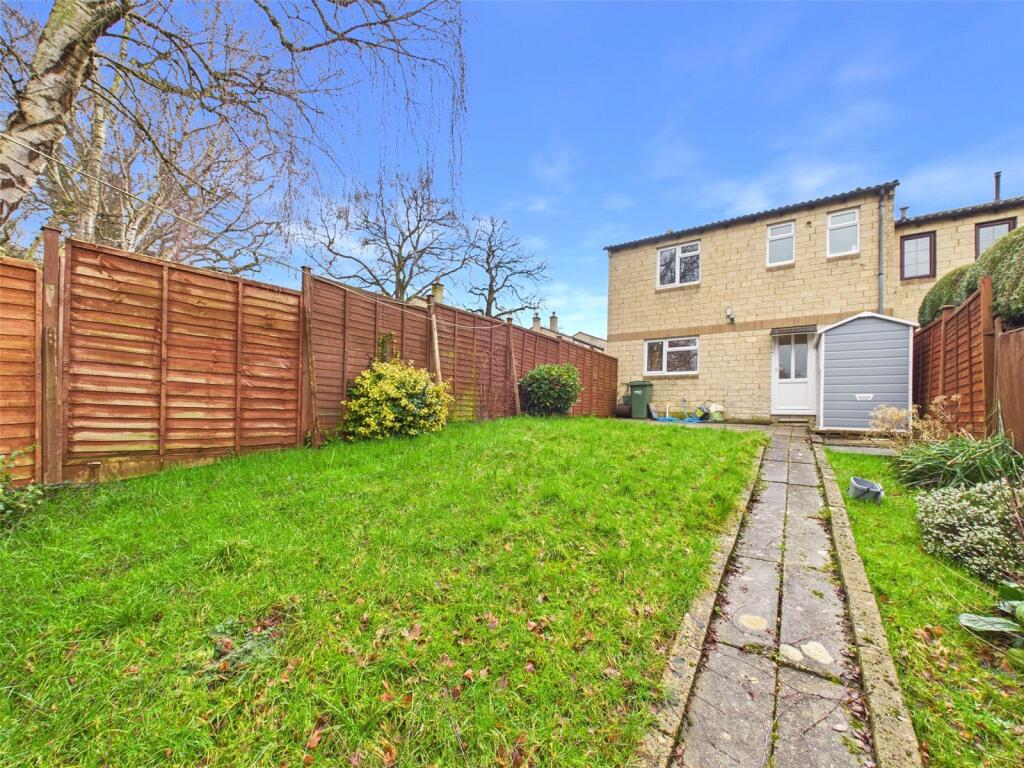 House in Gloucester - View 4