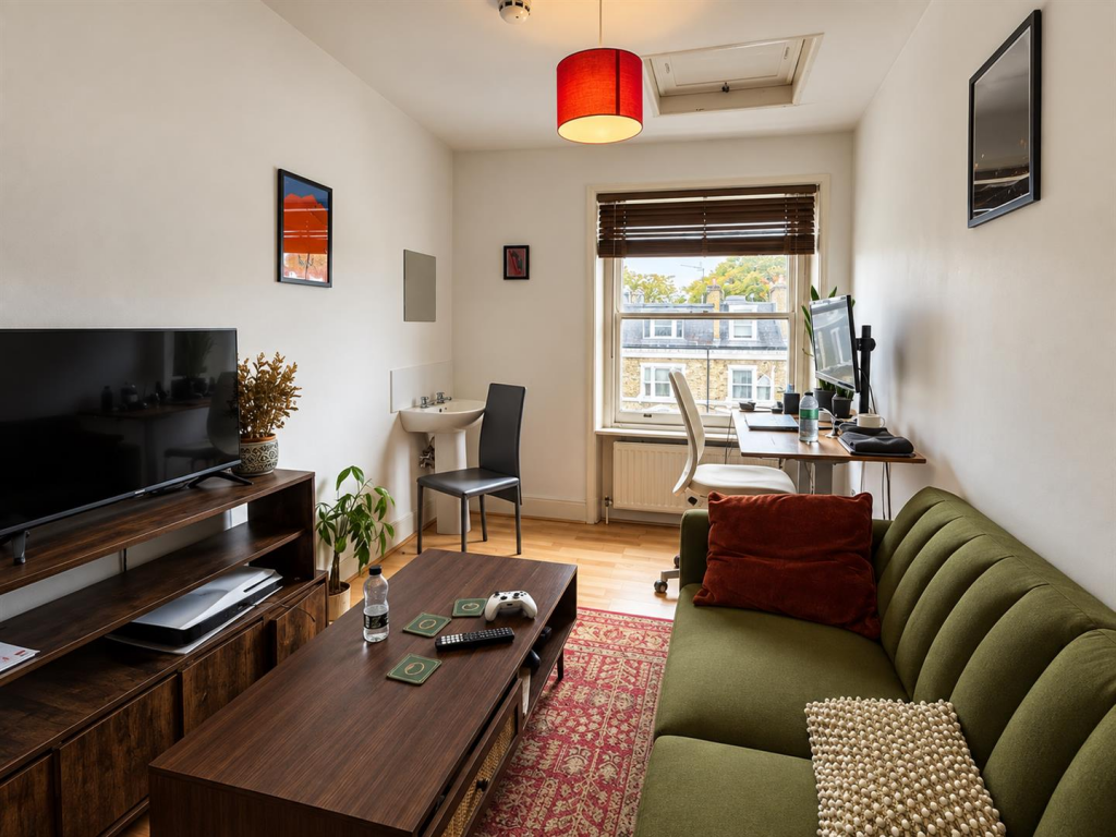 Apartment in London - View 2