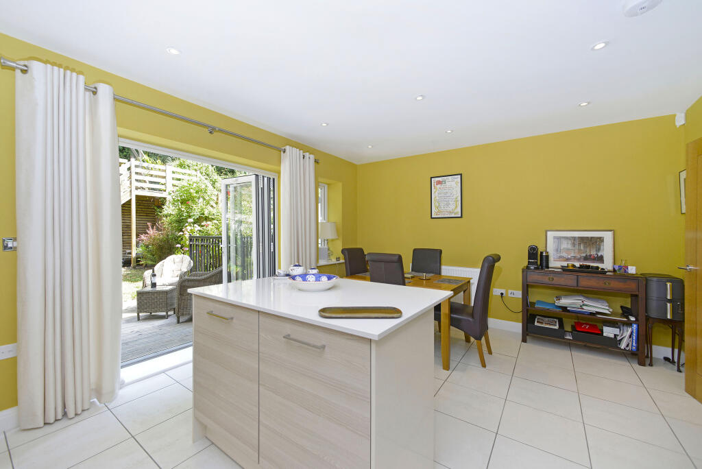 Albury Mews, Charterhouse Road, Godalming, Surrey photo 3