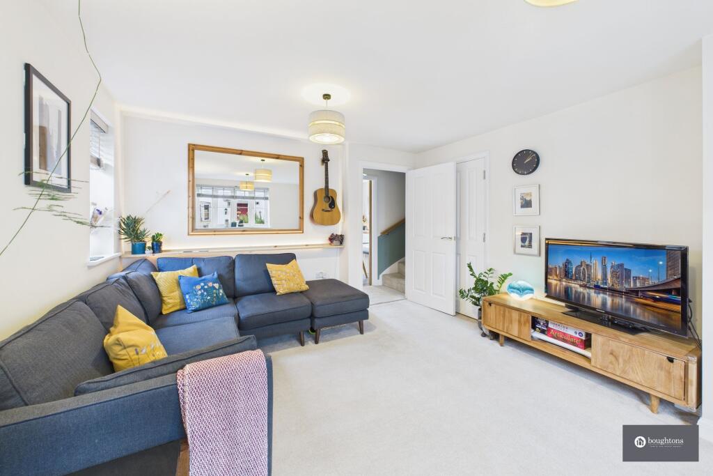 House in Brackley, Radstone Fields - More