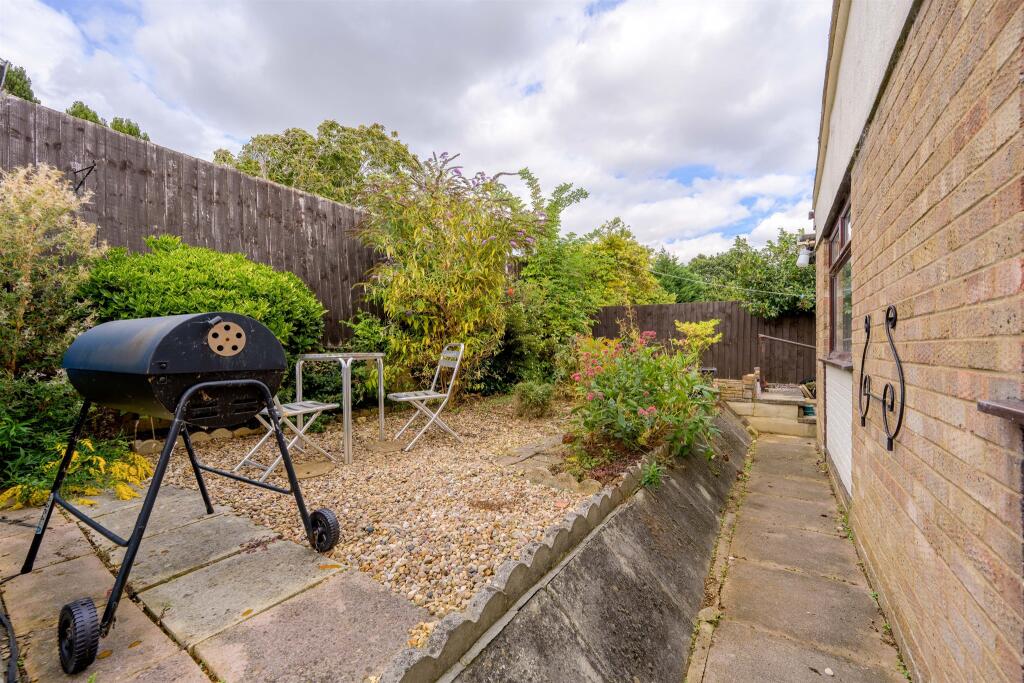 House in Desborough, North Northamptonshire - View 4
