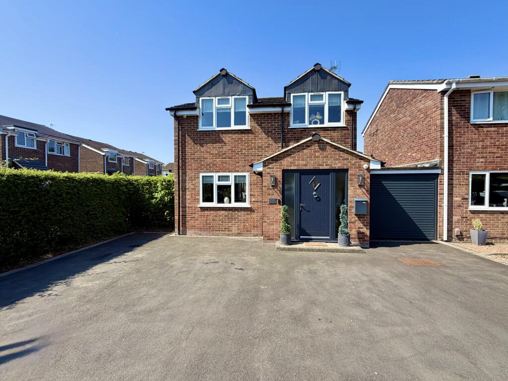 Saffron Close, Royal Wootton Bassett, Wiltshire, SN4 7JB. photo 4