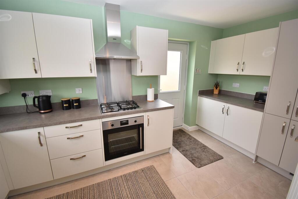 Sherholt Road, Rolleston-On-Dove, Burton-On-Trent photo 4