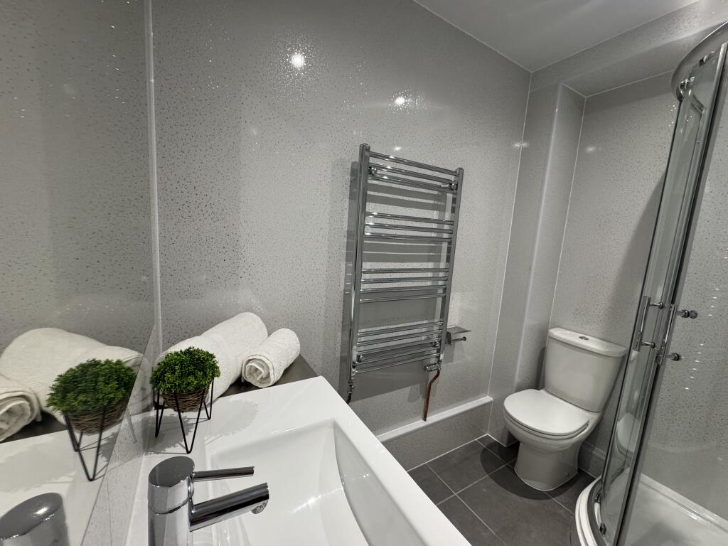 Apartment in Coventry, Lower Stoke - More