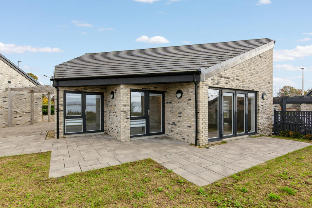 1B Cairndhu Gardens, Helensburgh, G84 8PG photo 2