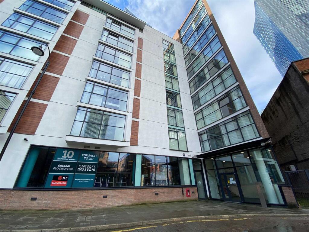 2-bed flat on Hill Quays, 8 Commercial Street, Manchester, £225,000