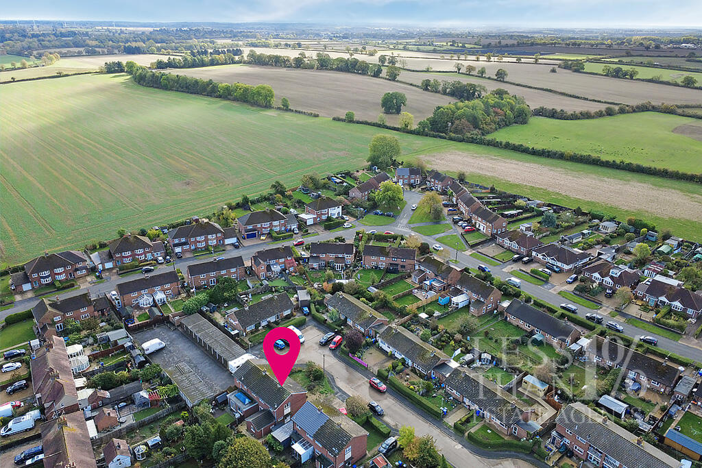Main image of property: GREENAWAY CLOSE - NN7