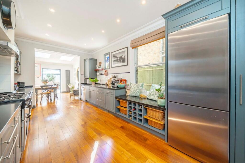House in London - View 5