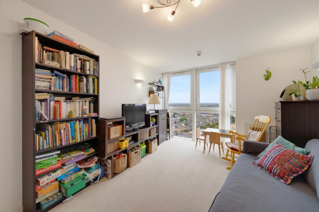 Apartment in London - View 5