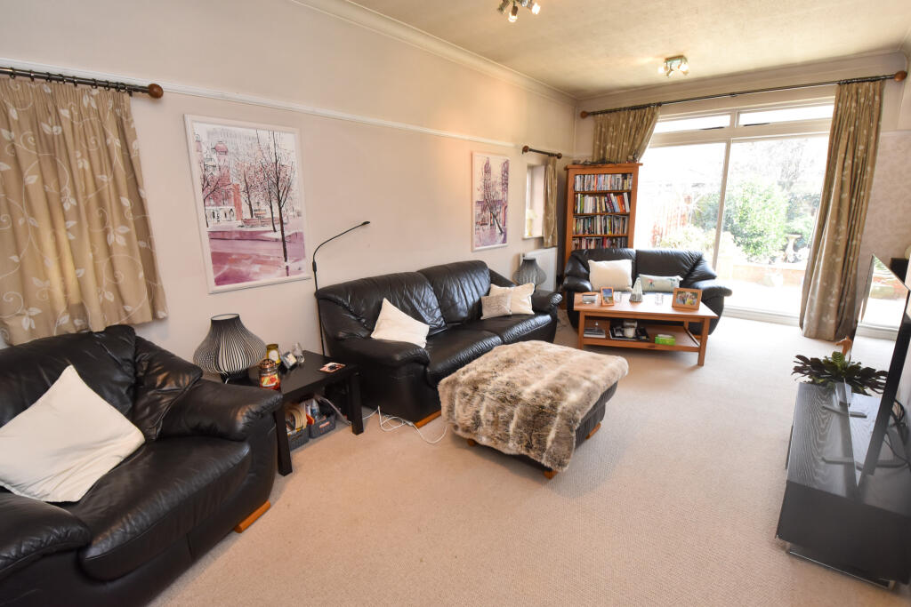 Wroxham Avenue, Davyhulme, M41 photo 3