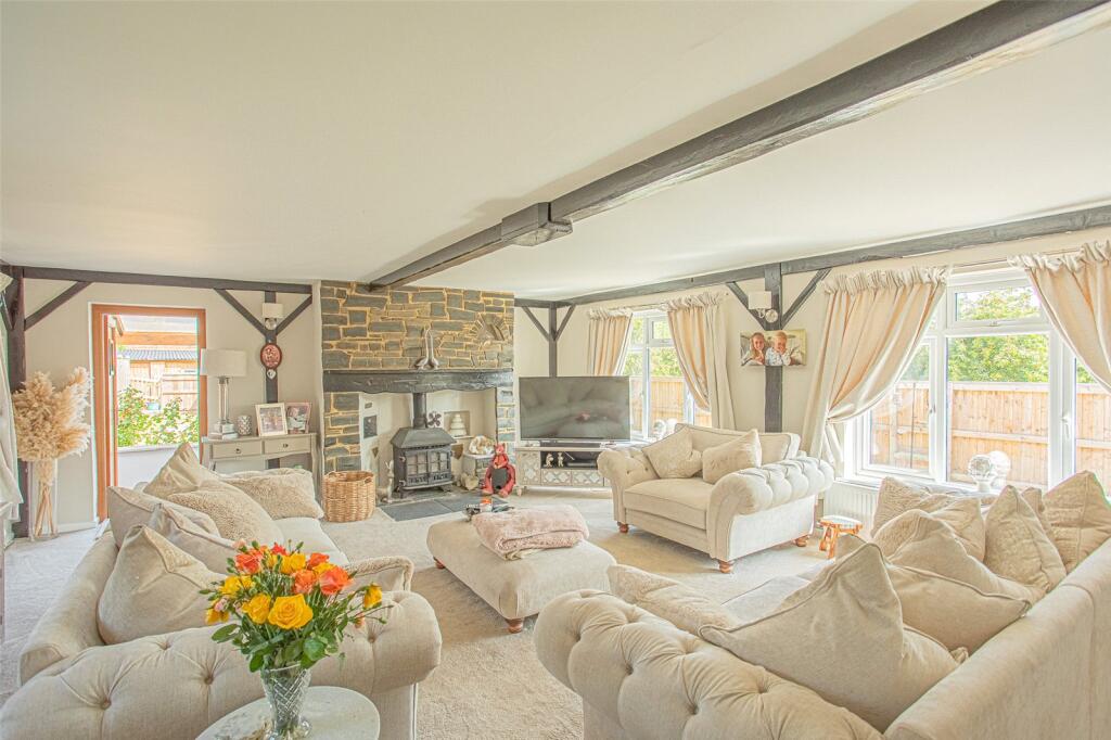 House in Taunton - View 5