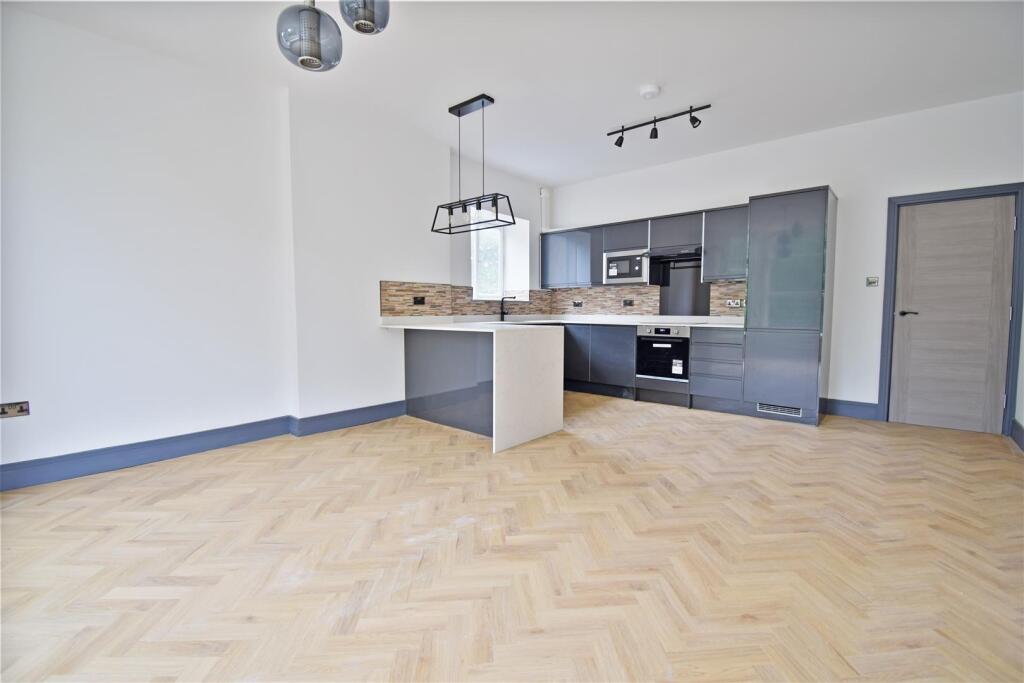 Main image of property: Flat 4, 14 Tapton House Road, Sheffield