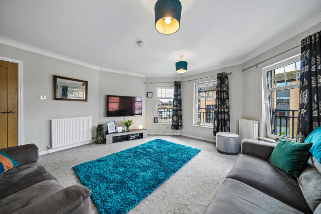 Apartment in Glasgow, Waverley Park, Pollokshaws - View 2