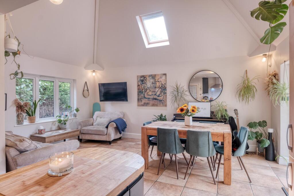 Additional image 4 of The Badgers, Barnt Green, B45