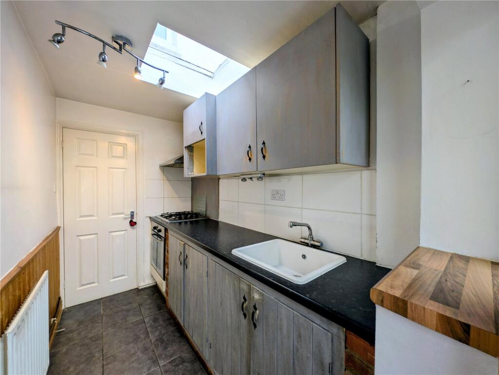 Habberley Street, Kidderminster, Worcestershire, DY11 - Więcej