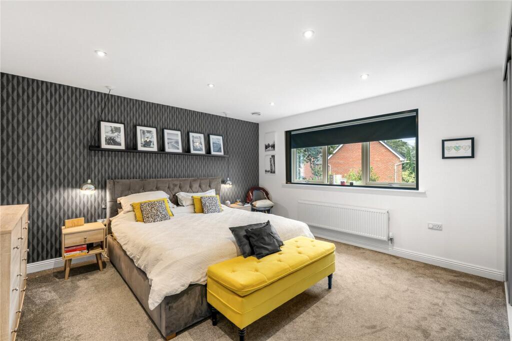 House in Lincoln - View 3