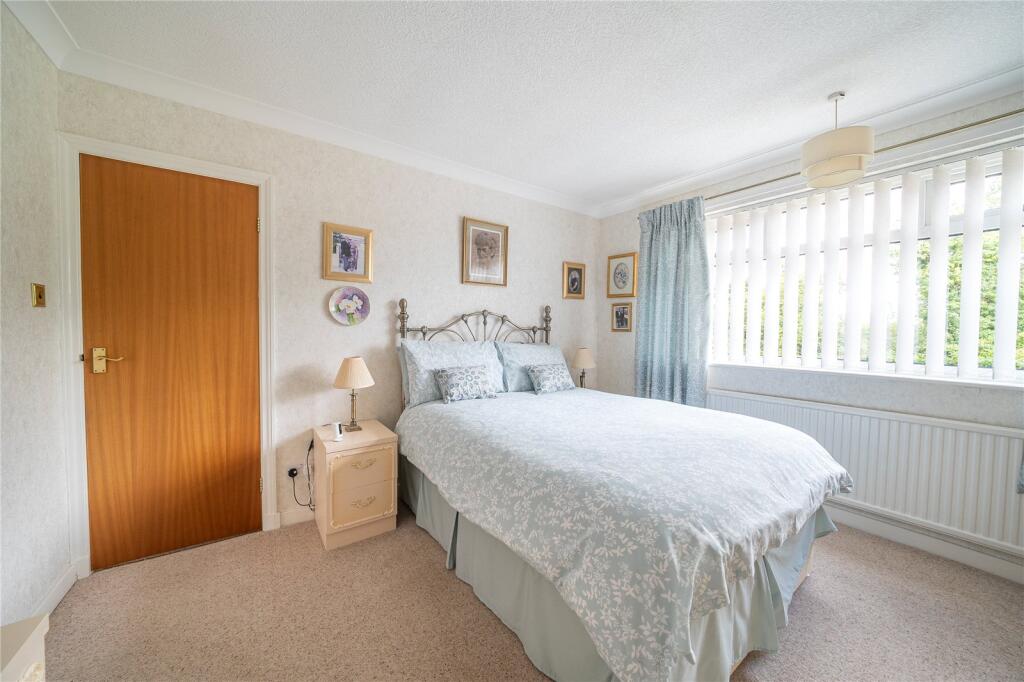 House in Leeds, Barwick in Elmet and Scholes - More