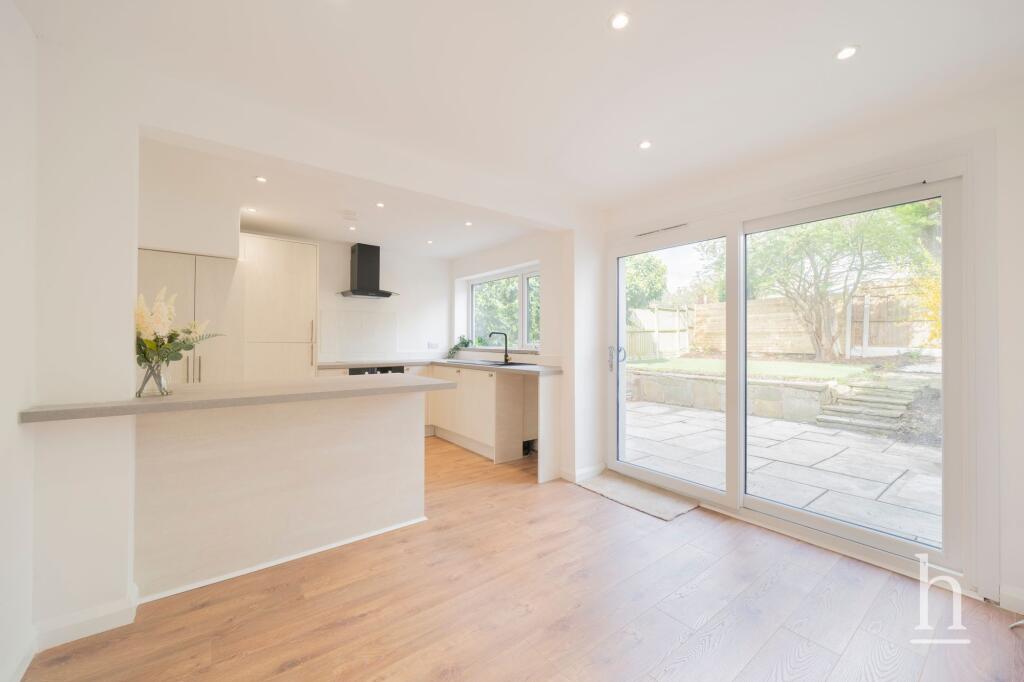 Arden Drive, Neston, CH64 photo 3