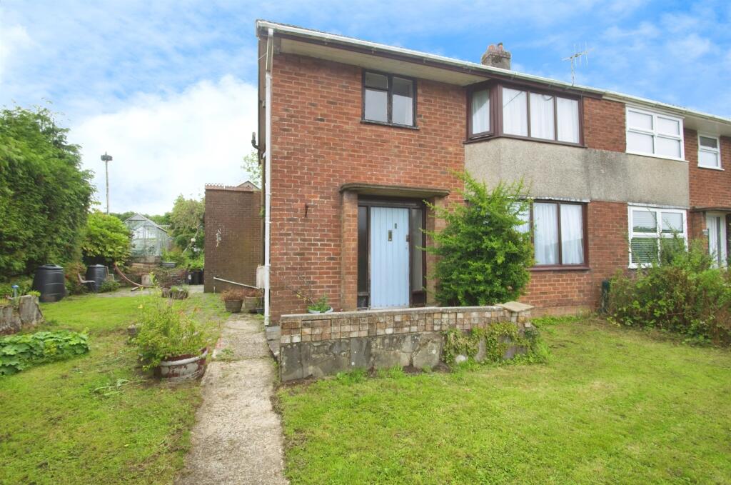 3-bed semi-detached on Garth Avenue, MAESTEG, £170,000