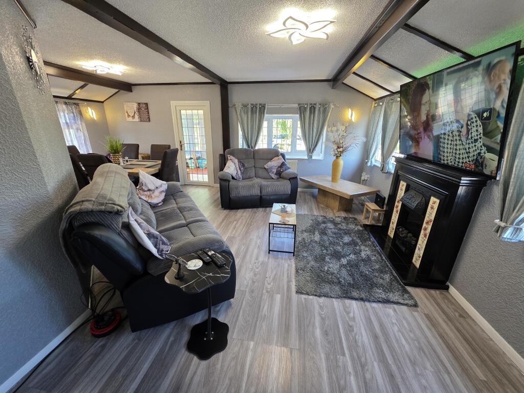 Mallard Way Beacon Park Home Village, Lincolnshire, Skegness photo 4