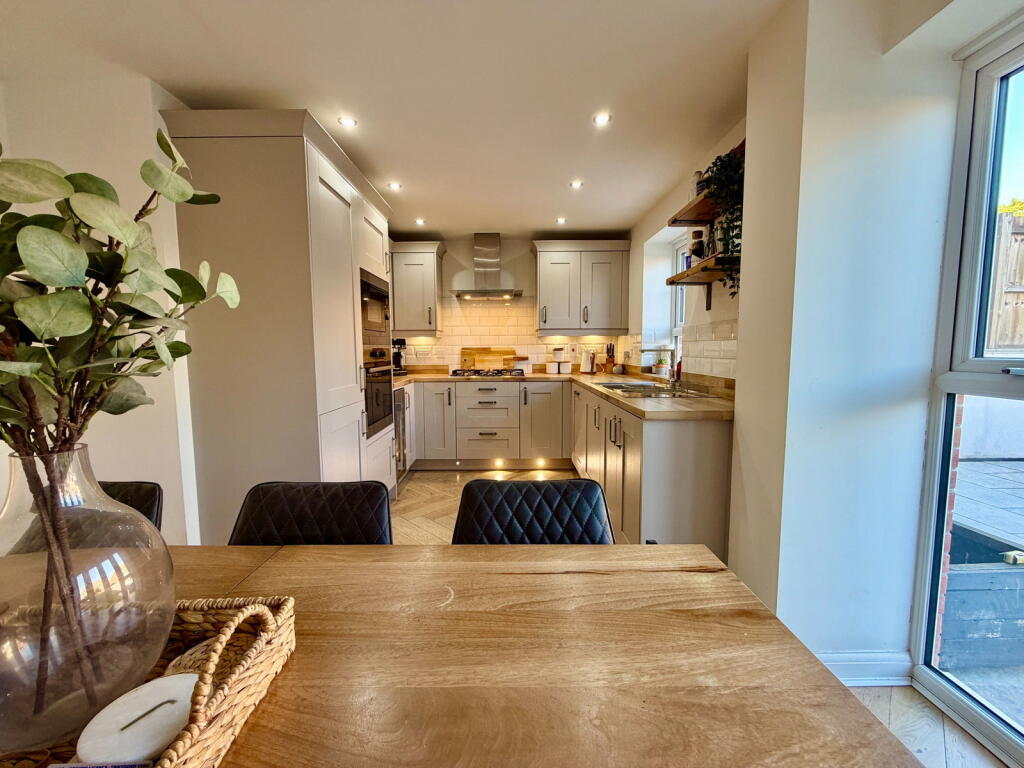 House in Newport - View 3