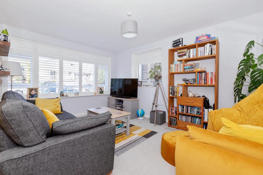 Westdene Drive, Brighton photo 3