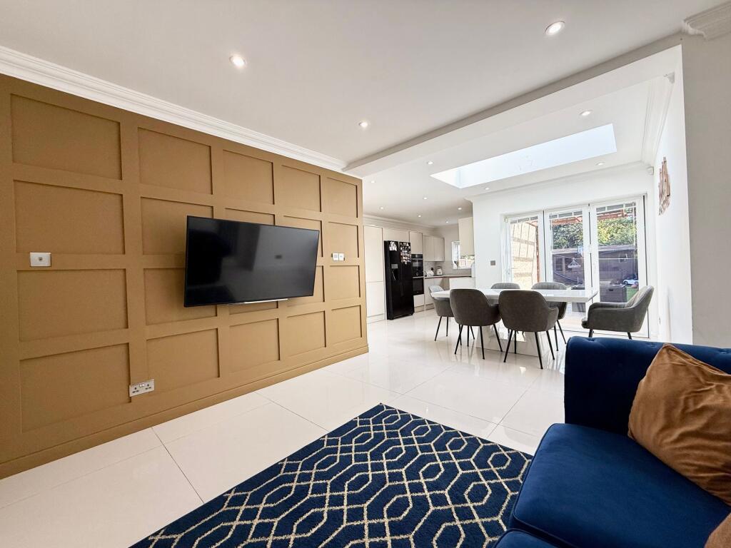 House in Luton - View 4
