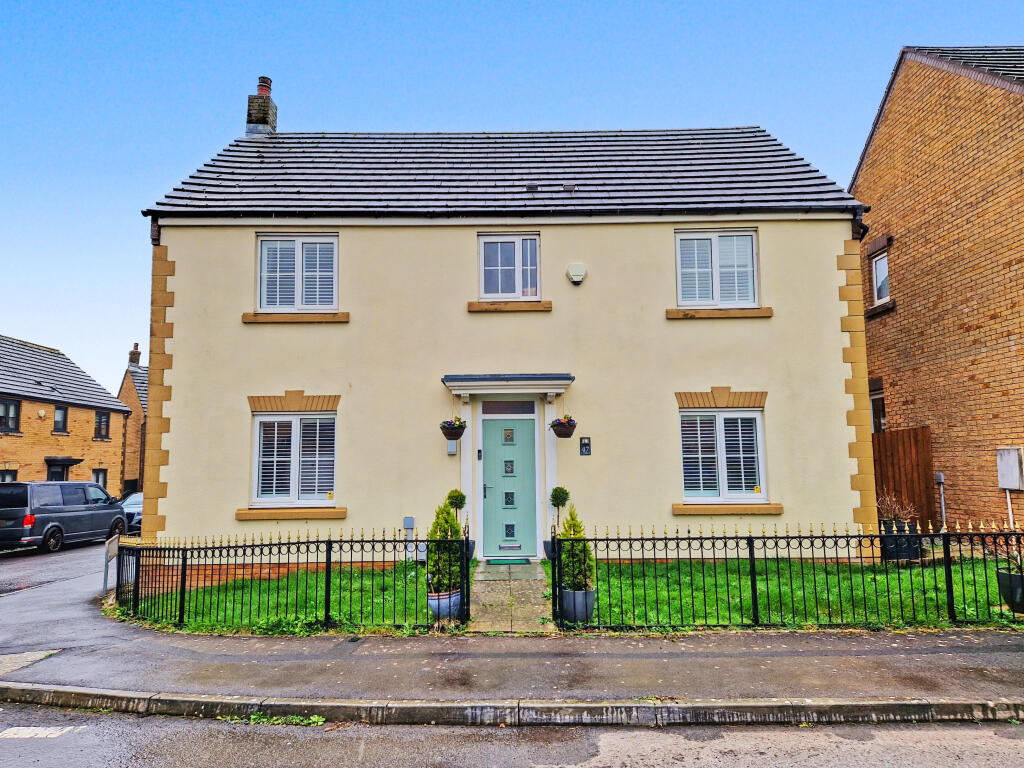 Main image of property: HEOL Y CWRT, NORTH CORNELLY, CF33 4AX