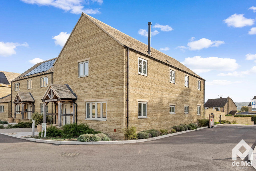 Saxon Drive, Greet photo 2