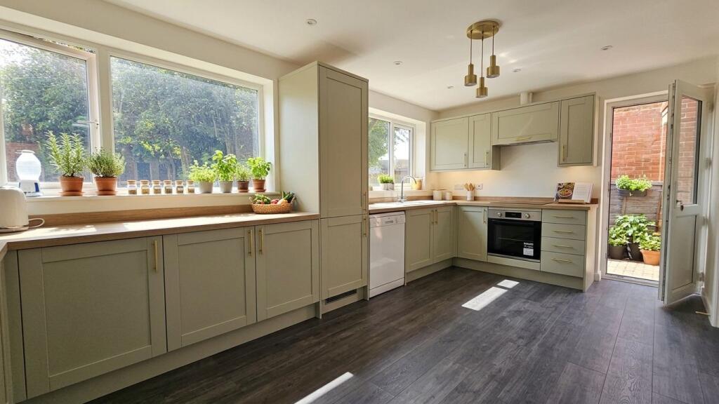 House in Canterbury - View 3
