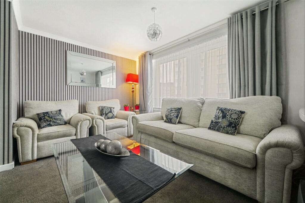 Apartment in Greenock, Inverclyde - View 2