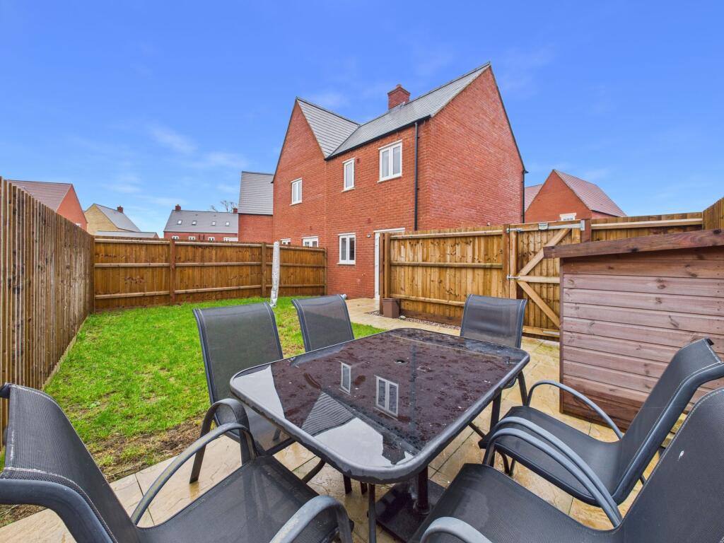 House in Towcester, West Northamptonshire - View 2