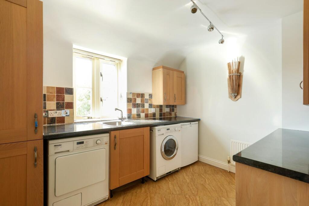 Apartment in Gloucester - More