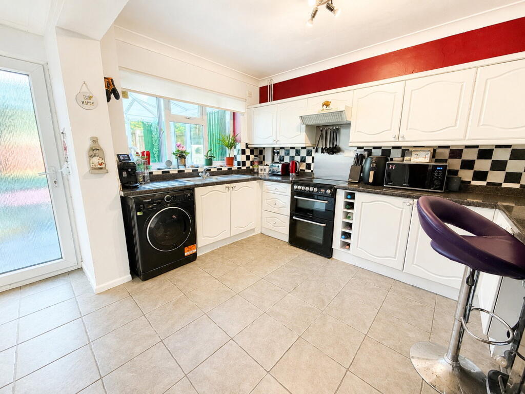 House in Dudley, West Midlands - More