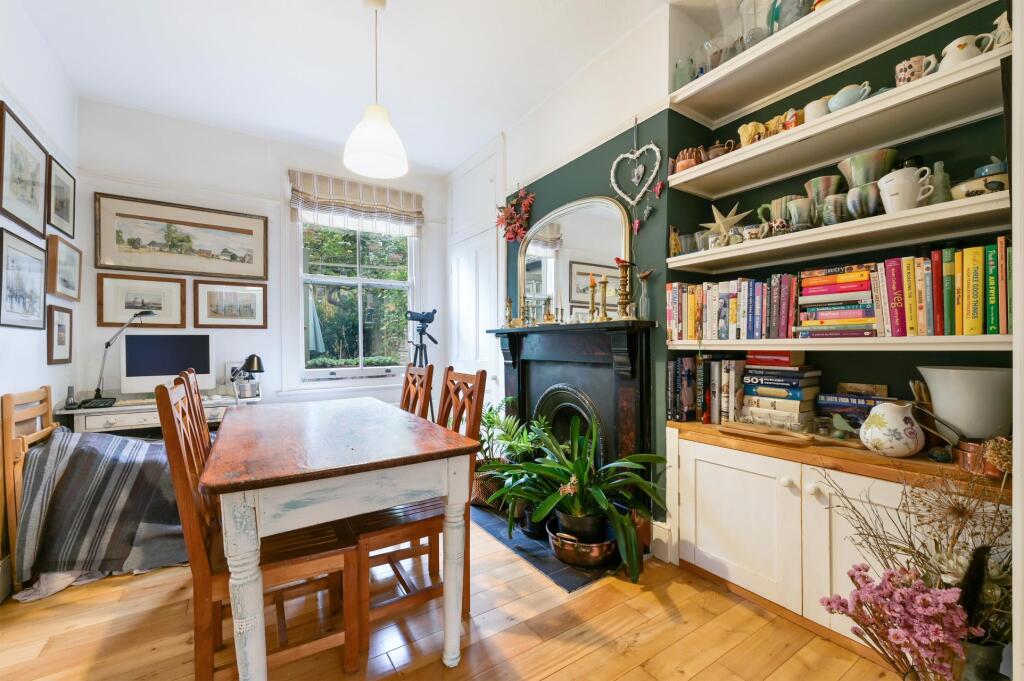House in Twickenham - View 5