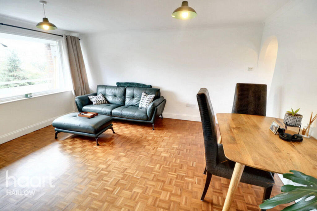 Priory Court, Harlow photo 4