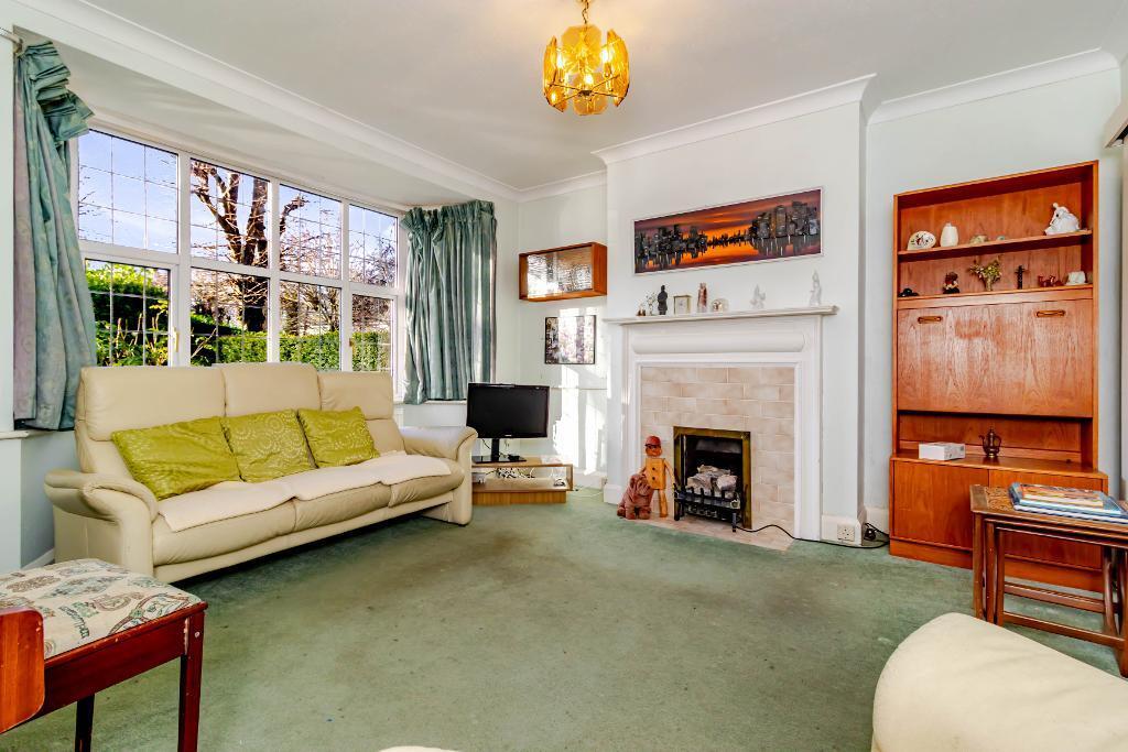 Briton Crescent, Sanderstead, Surrey, CR2 0JN photo 2