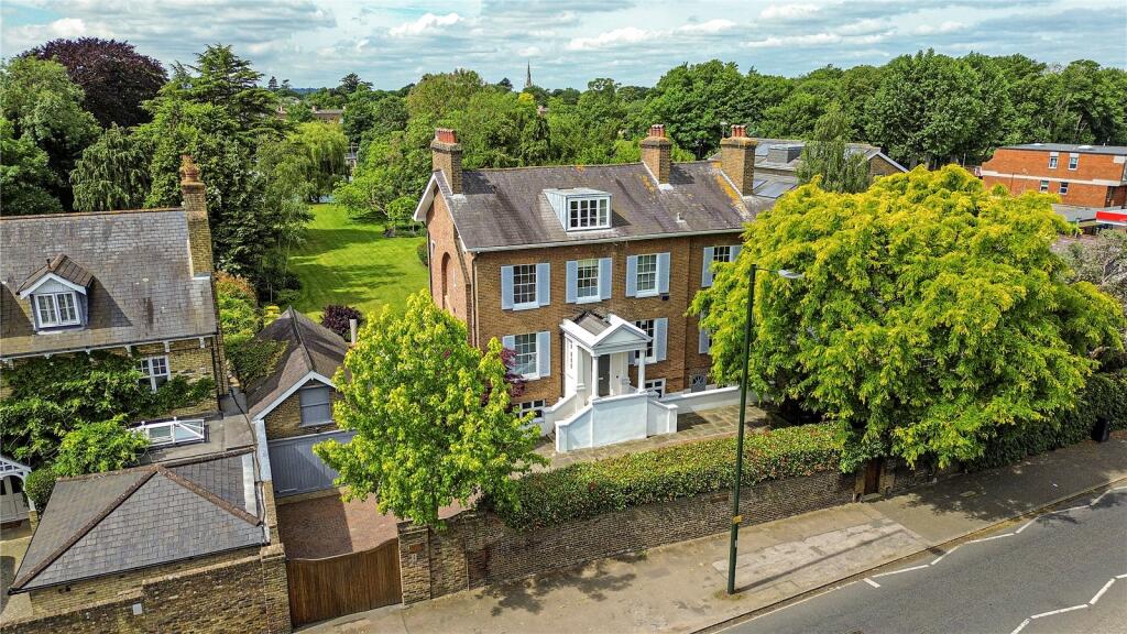 Main image of property: Hampton Court Road, East Molesey, Surrey, KT8