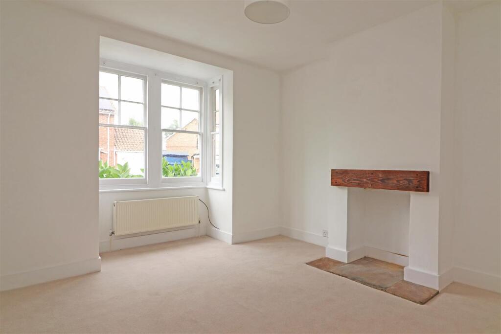 House in Redhill - View 2