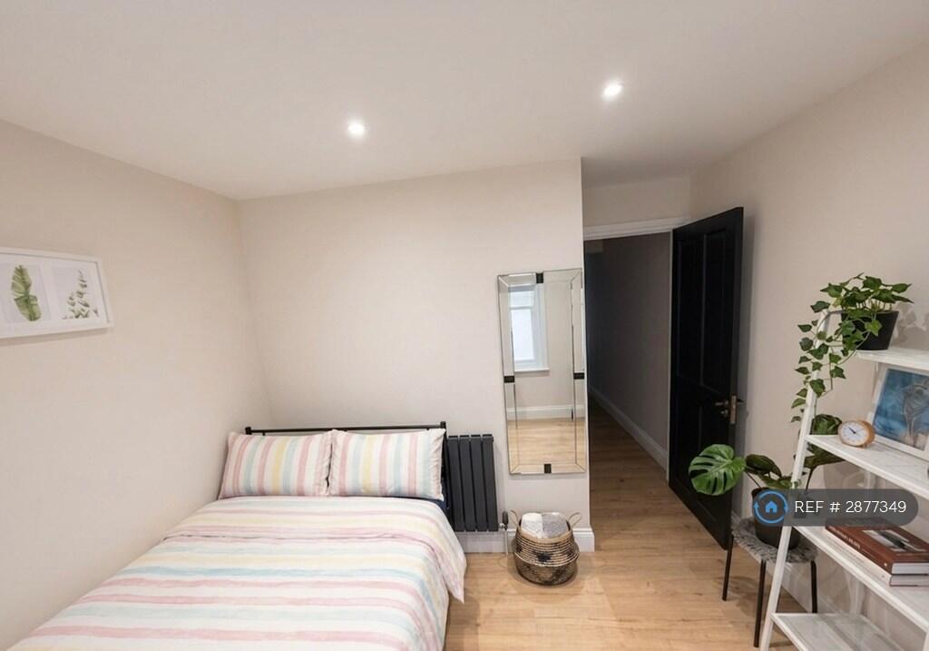 4 bedroom terraced house for rent