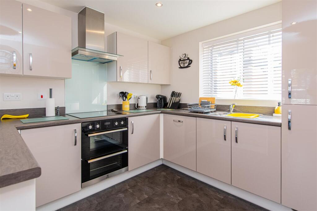 House in Weldon, Weldon Park, Priors Hall Park - More