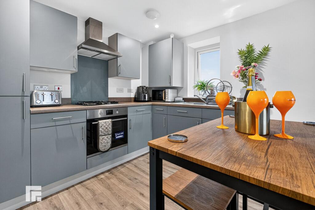 Neptune Road, Barry, CF62 photo 3